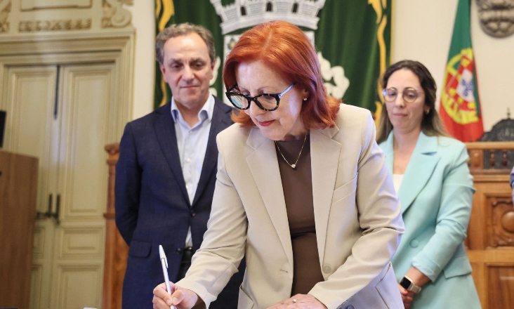 Proteção do litoral é prioridade do Governo, garante ministra do Ambiente