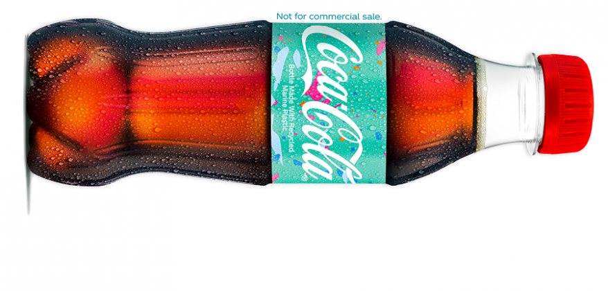 Coca-cola fabrica primeira garrafa que incorpora plástico retirado do mar