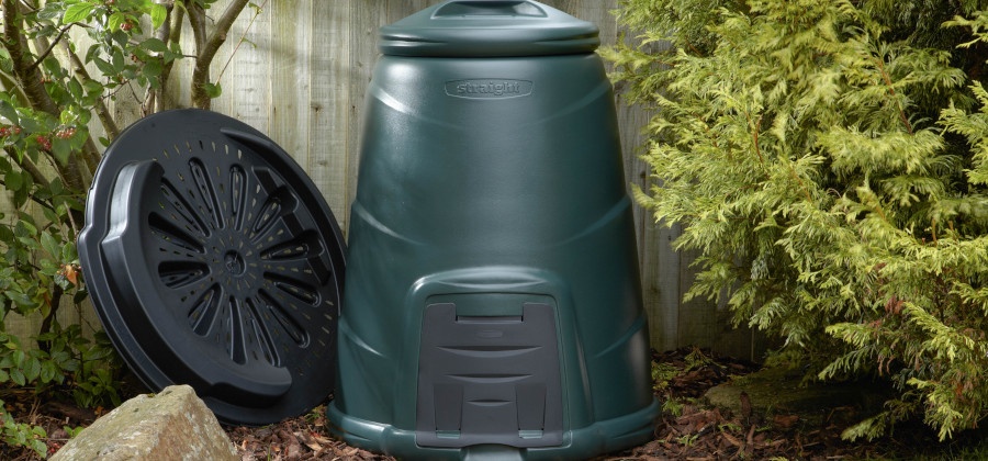 Valorsul oferece compostor para colocar no jardim de casa