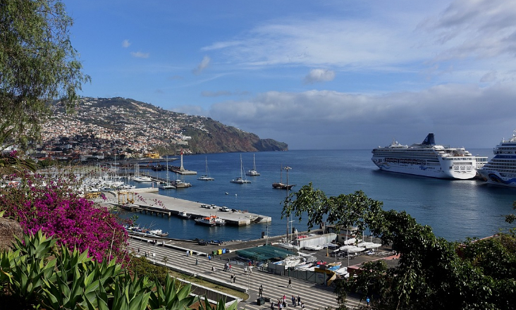 Administração dos Portos da Madeira investe 700 mil euros para fornecer energia verde a navios atracados