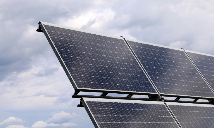Oposição quer reposição do IVA reduzido para painéis solares