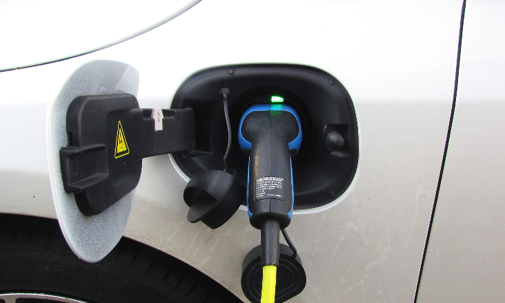 ZERO contra apoios do Governo a automóveis híbridos plug-in