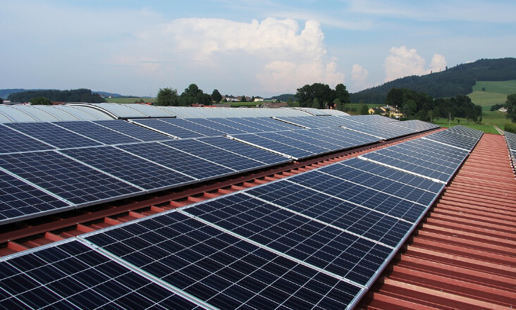 Aquisição de equipamentos para captação e aproveitamento de energia solar, eólica e geotérmica passam a pagar taxa reduzida de IVA