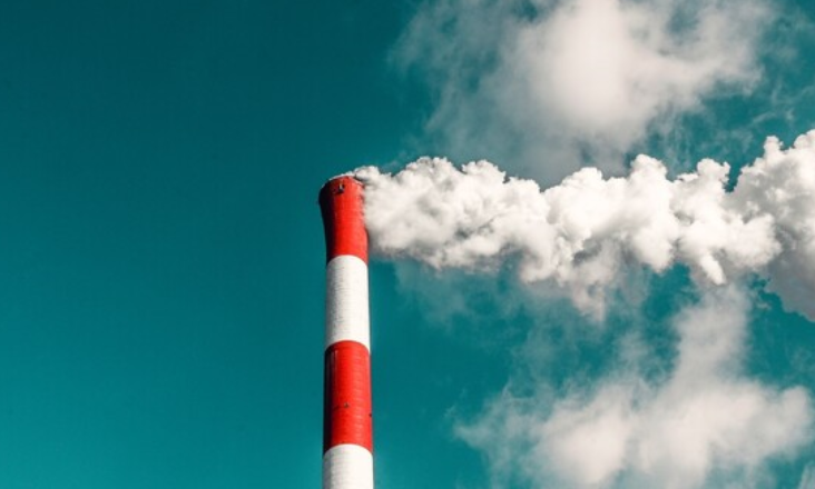 Emissões do mercado do carbono da UE registam descida recorde de 15,5% em 2023