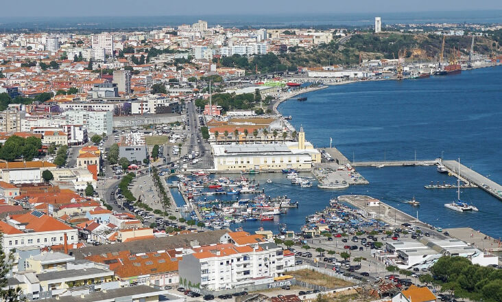 Câmara de Setúbal pede à APA que trave descargas ilegais no Centro Empresarial Sado Internacional