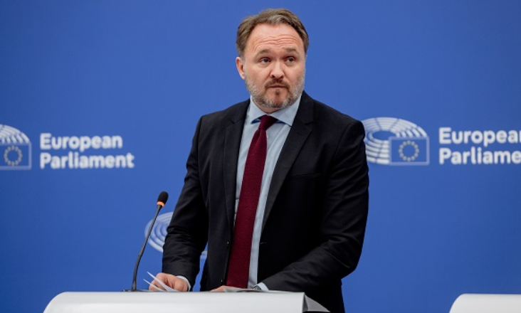 União Europeia apresenta plano para cortar dependência energética da Rússia