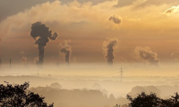União Europeia cobra por emissões de carbono para tornar importações industriais mais ecológicas