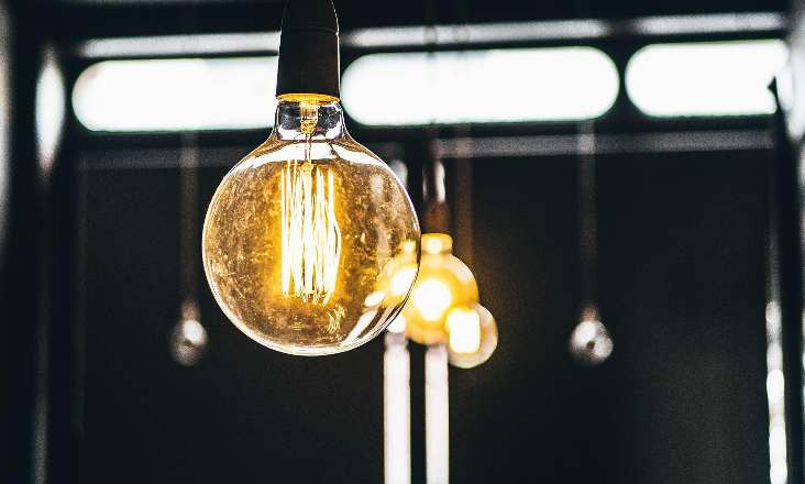 Consumo de energia vai subir 4% ao ano até 2027, diz a AIE 