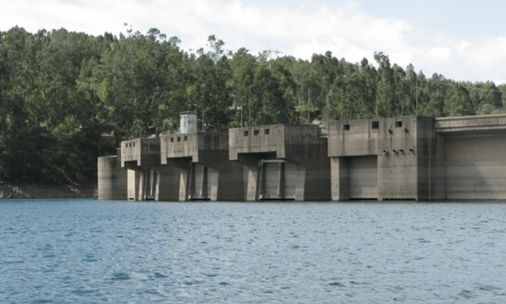 Leilão solar flutuante com Castelo de Bode por atribuir