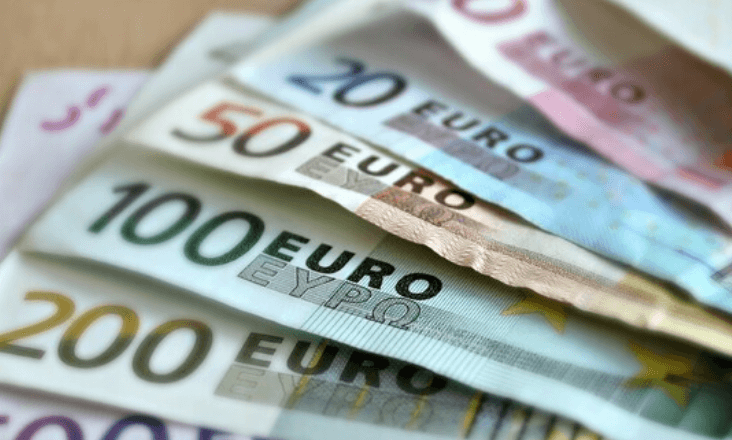 Proposta portuguesa para mercado ibérico de eletricidade geraria ‘poupança’ mensal de 1.100 milhões de euros