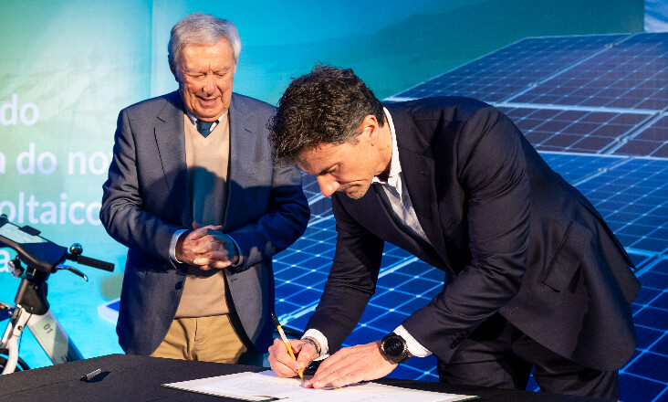 Tabaqueira inaugura parque fotovoltaico e investiu 13 milhões em eficiência energética