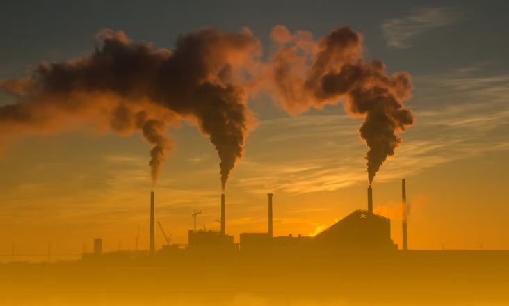 Emissões de gases com efeito de estufa diminuíram 8,3% na UE em 2023
